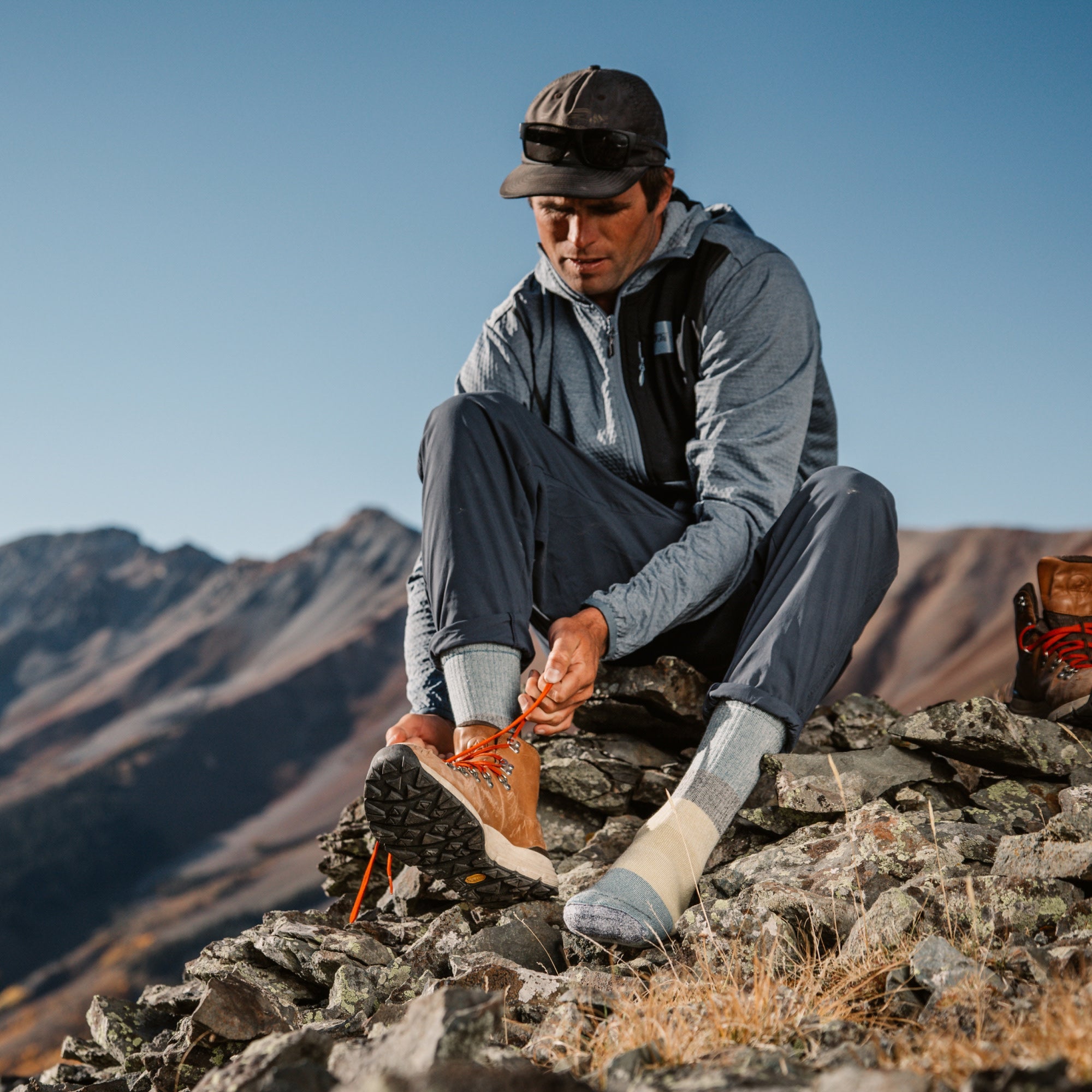 Men's Mountaineering Micro Crew Heavyweight Hiking Socks