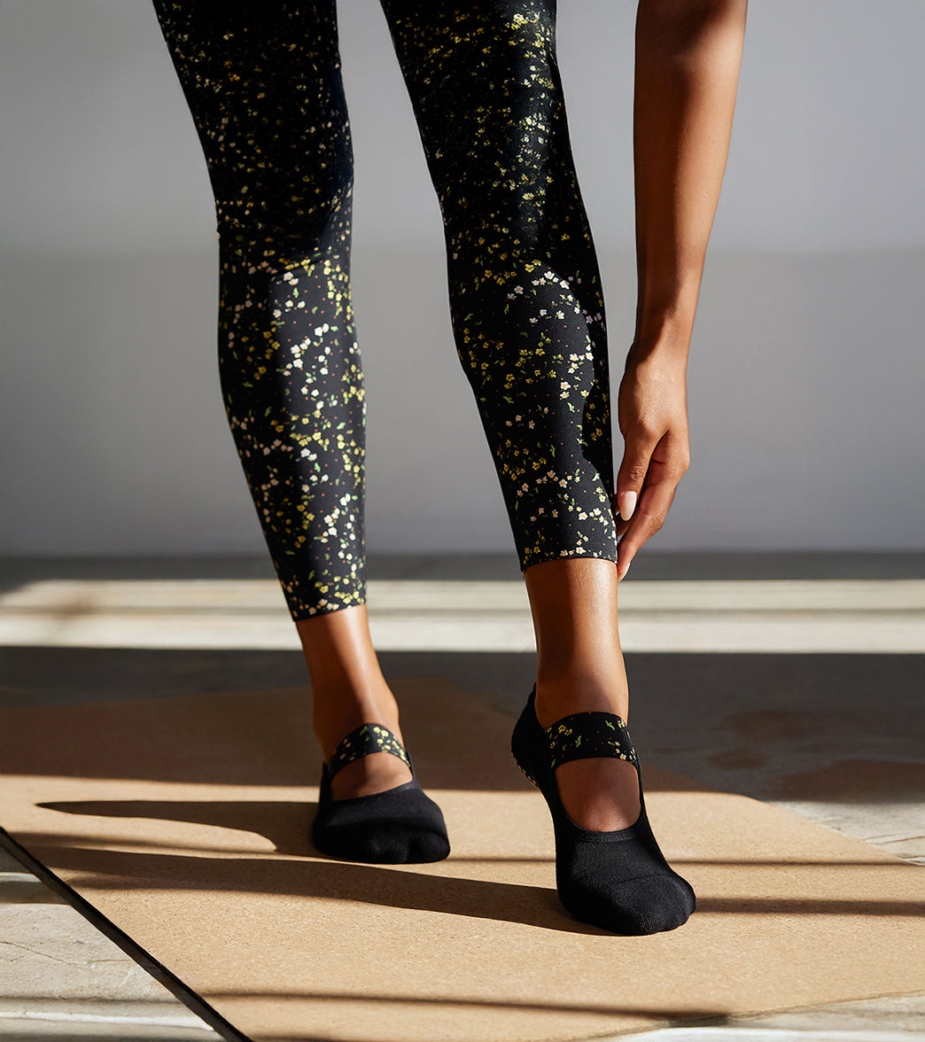 Tavi Lola Yoga Grip Socks